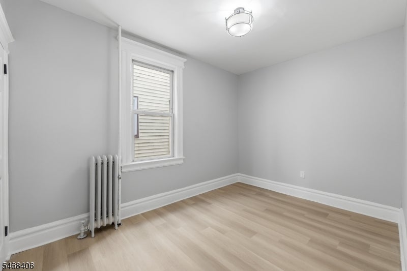 301 Ellis Ave 1