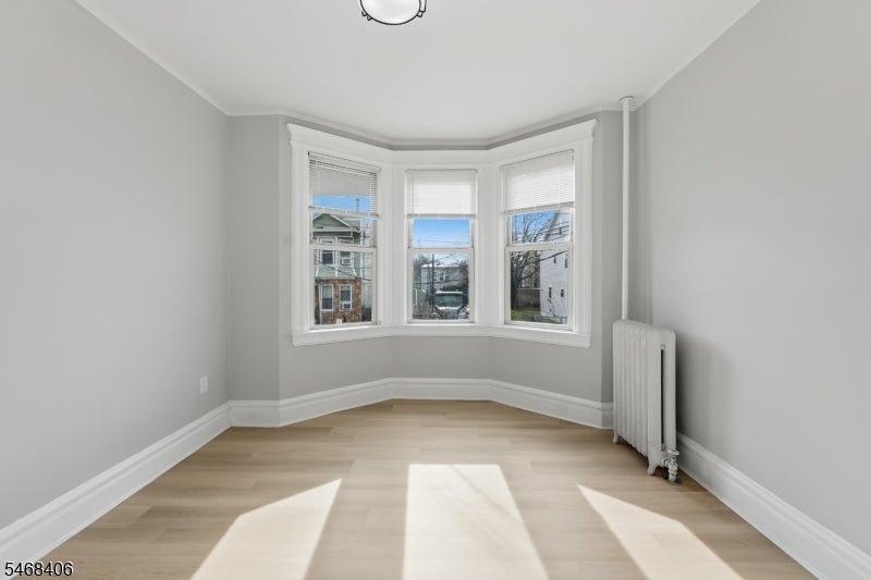 301 Ellis Ave 1