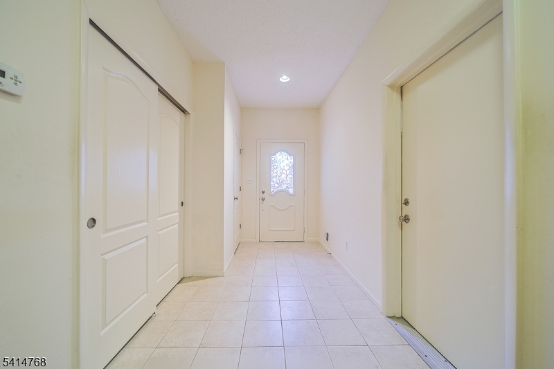 8005 Brittany Dr 8005