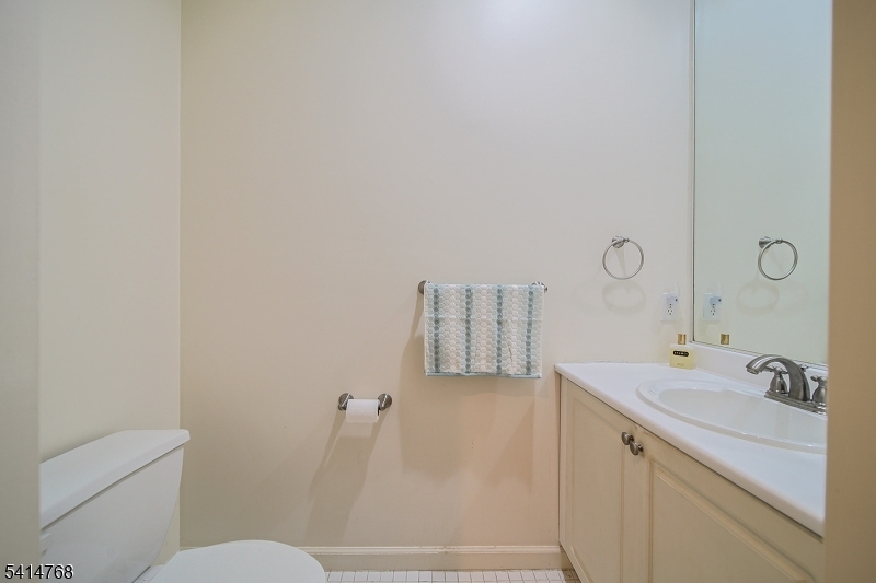 8005 Brittany Dr 8005