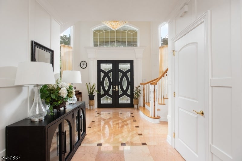 202 Rock Road West