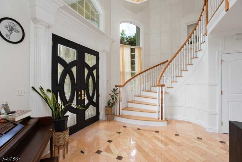 202 Rock Road West
