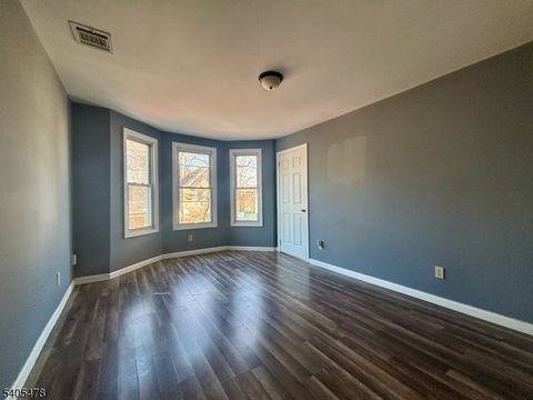 792 S 15Th St Newark City NJ 07108