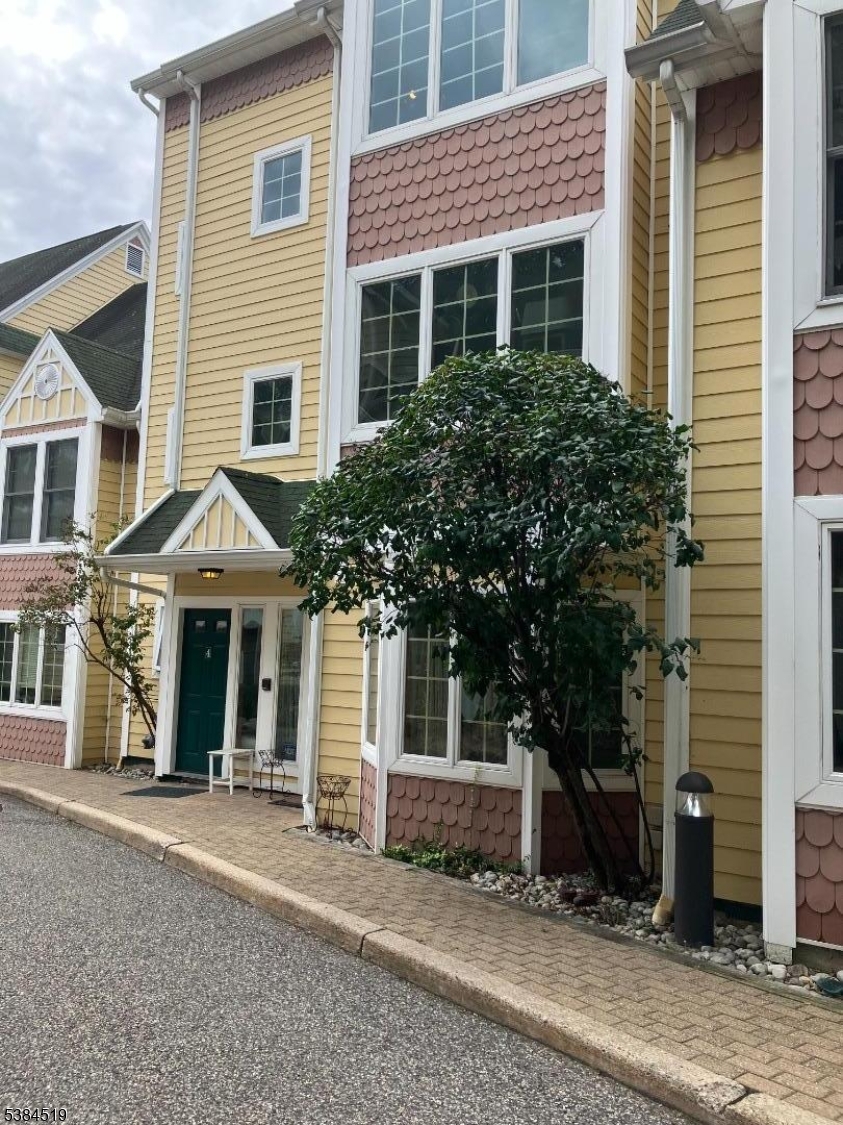 51 N Mountain Ave 3