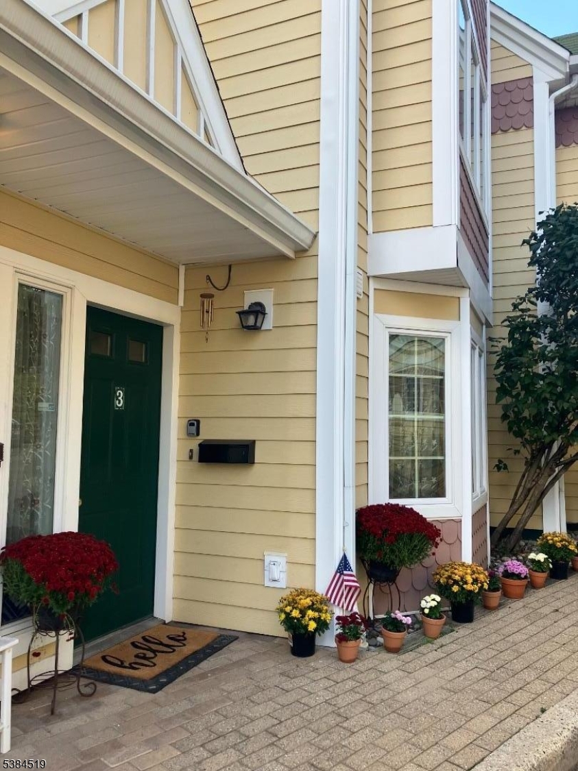 51 N Mountain Ave 3