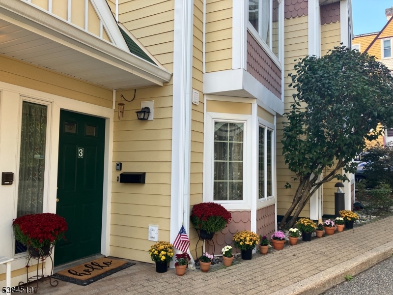 51 N Mountain Ave 3