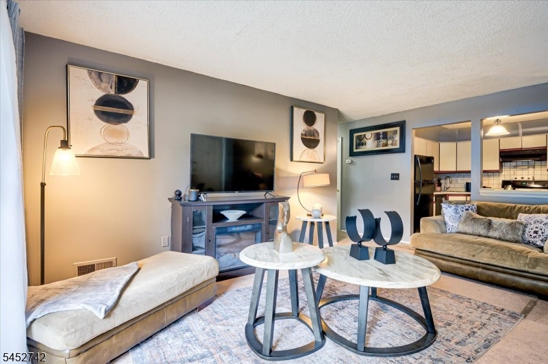 85 Lindsey Ct