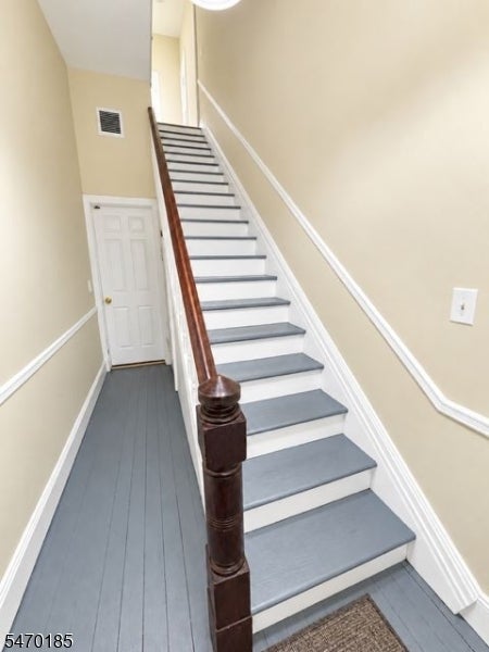 256 Main St