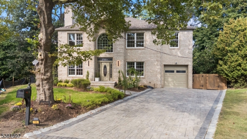 10 Elmwood Ct