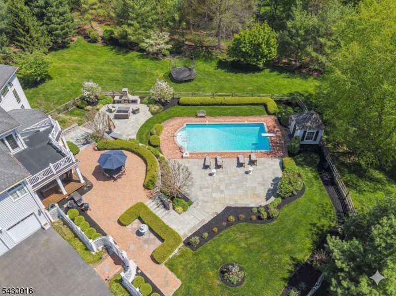 1 Buckeye Ln