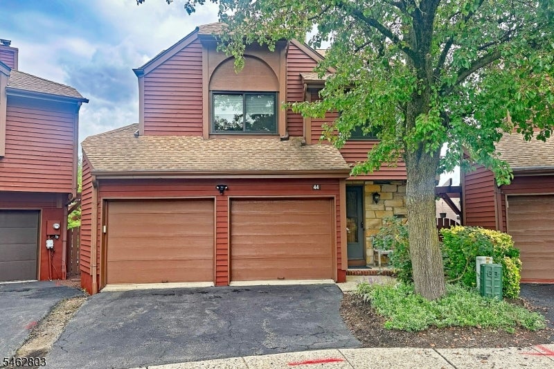 44 Hickory Hill Ct