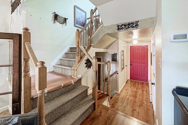 44 Hickory Hill Ct