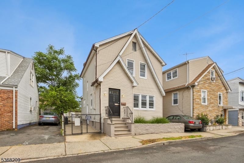 1282 Baker St
