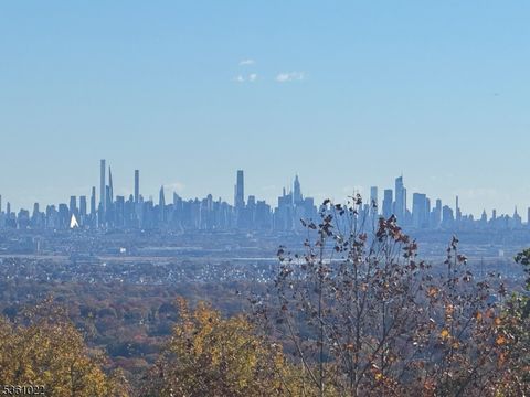 2 Claridge Dr 9NE NE Verona Twp. NJ 07044