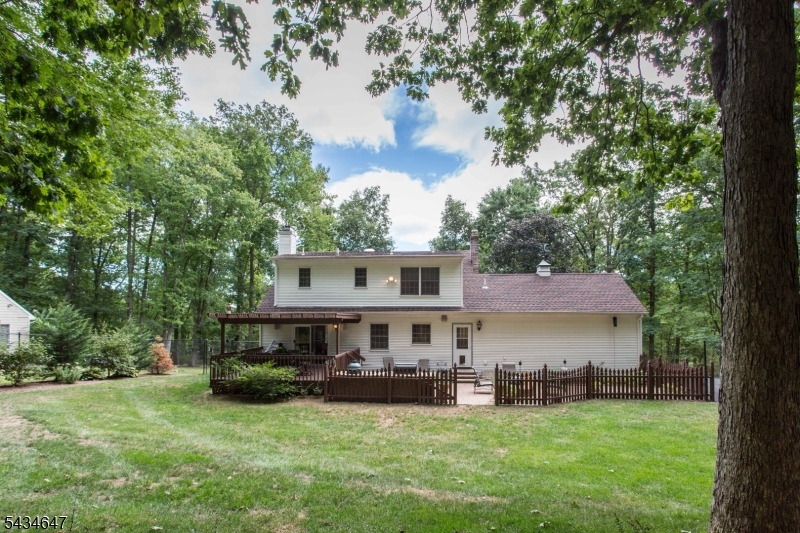 219 E Mountain Rd