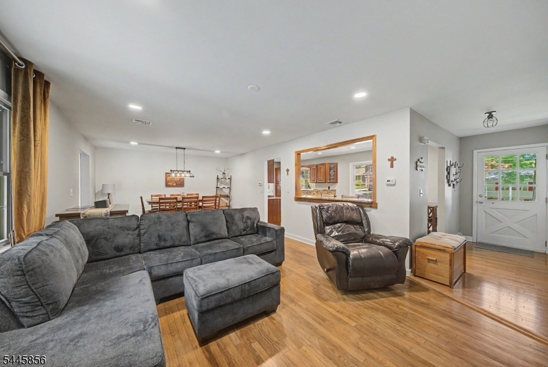 14 ARLINGTON DRIVE