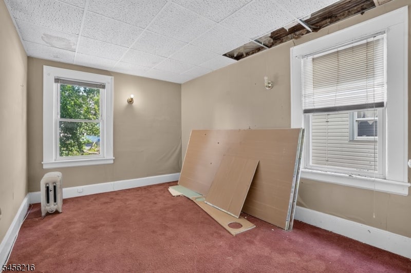 292 N Maple Ave