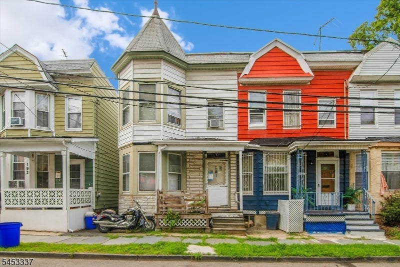 195 Duane St