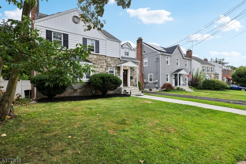 1042 Battle Hill Terrace