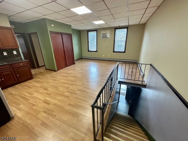 75 Bloomfield Ave 2