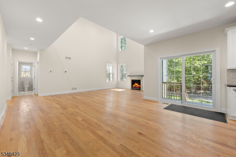 135 Pergola Ave