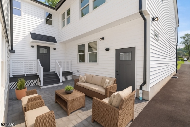 199 Midwood Rd