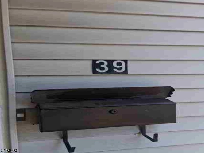 39 Newton Pl