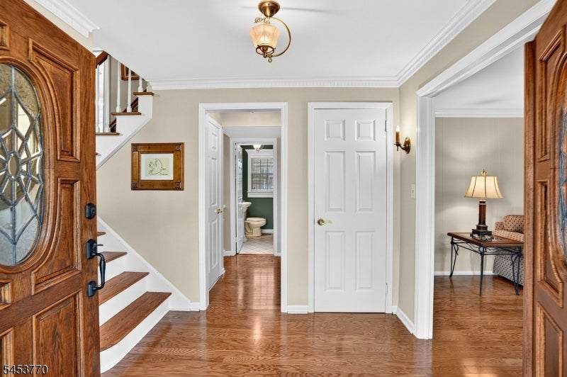 4 Fox Chase Ln