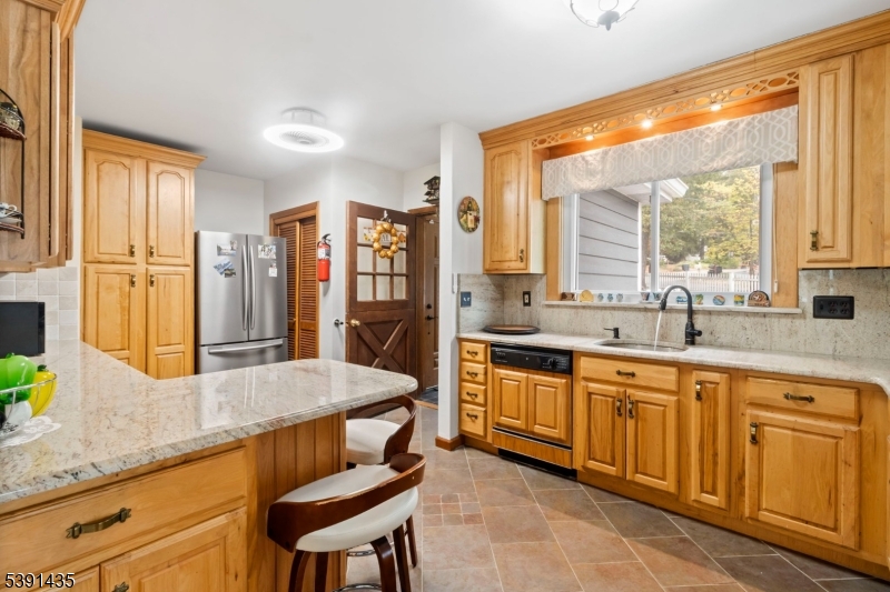 64 Ithanell Rd