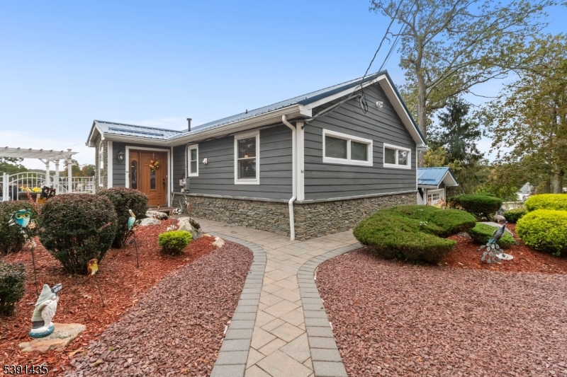 64 Ithanell Rd
