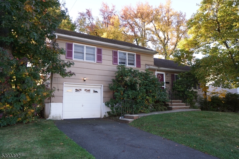 27 Grand St