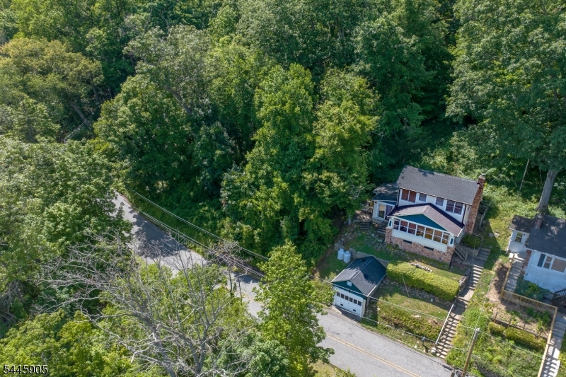 116 Lakeside Dr