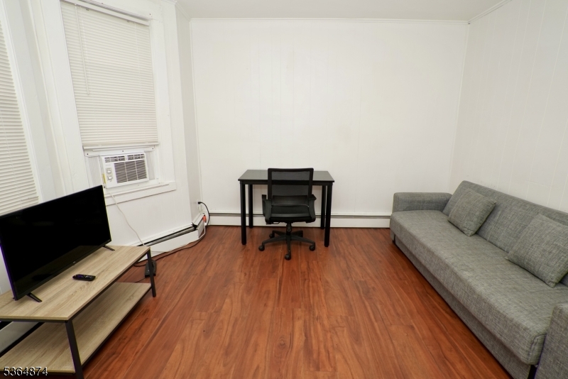 738 Edgar Rd
