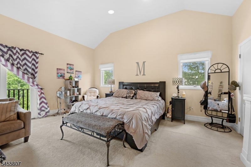 70 Farmingdale Rd