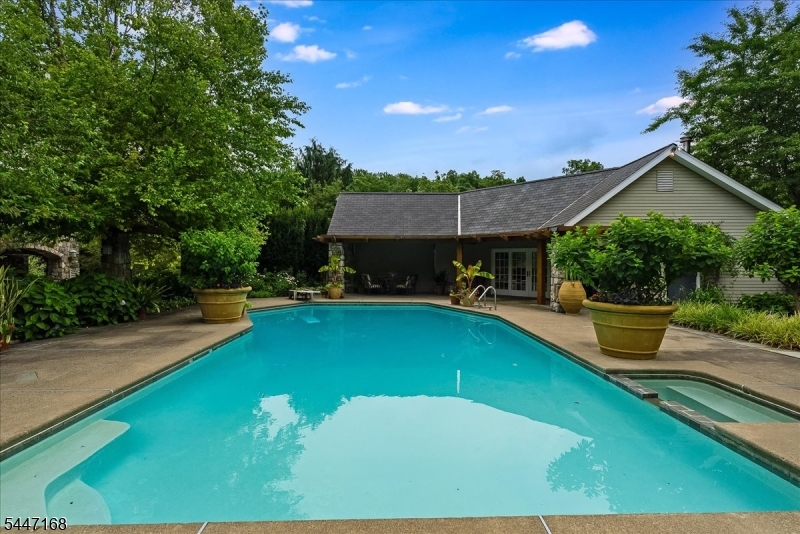936 Dove Island Rd