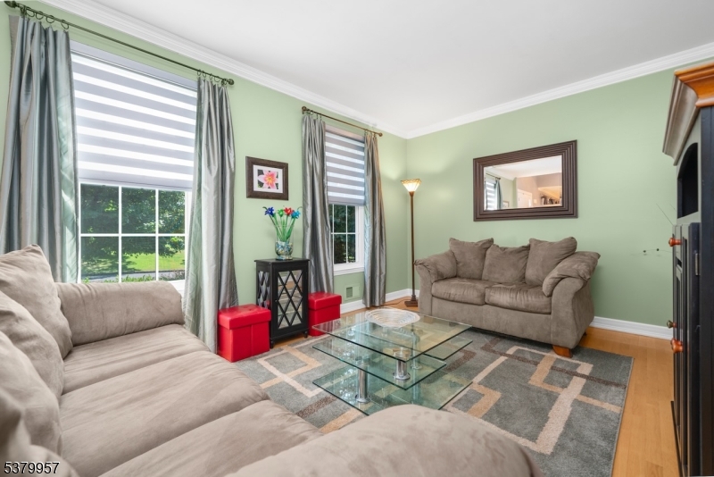 6 Twin Pointe Rd