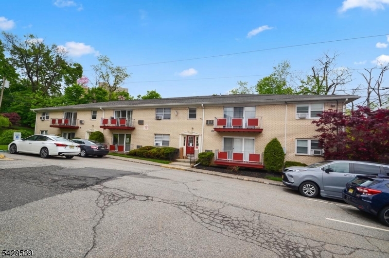 380 Hoover Ave 156