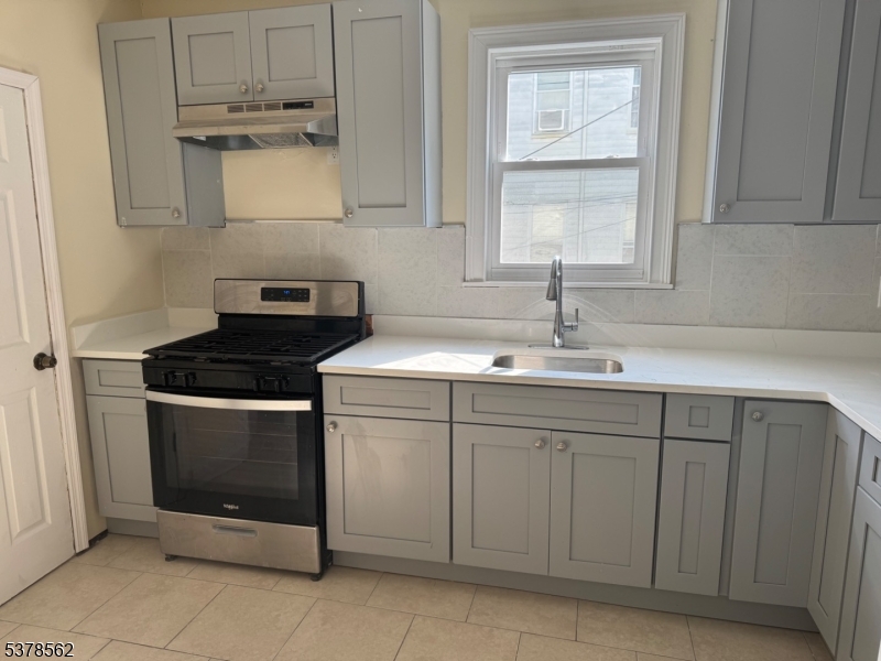 234 Waverly Pl Apt 1