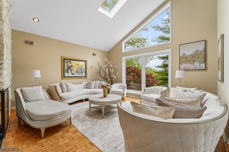 8 Union Hill Rd