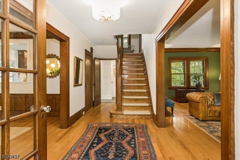 578 Ridgewood Ave