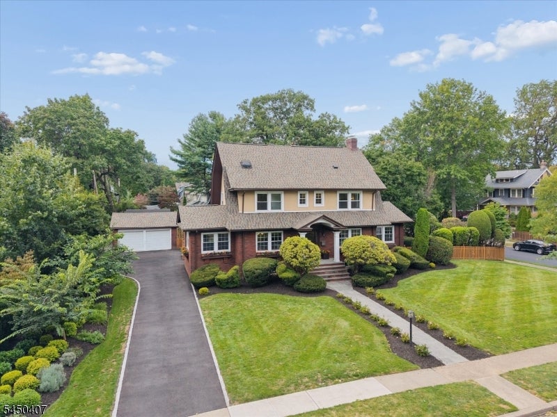 578 Ridgewood Ave