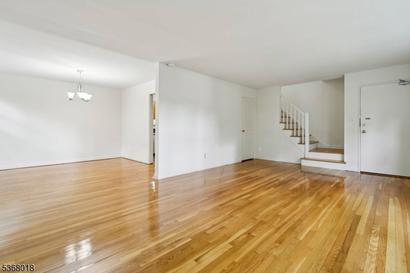 12 S Mountain Ave 18