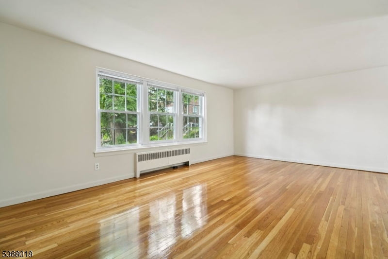 12 S Mountain Ave 18
