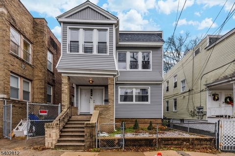 268 Leslie St Newark City NJ 07112