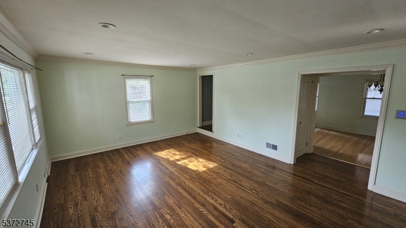 19 Hawthorne Ave