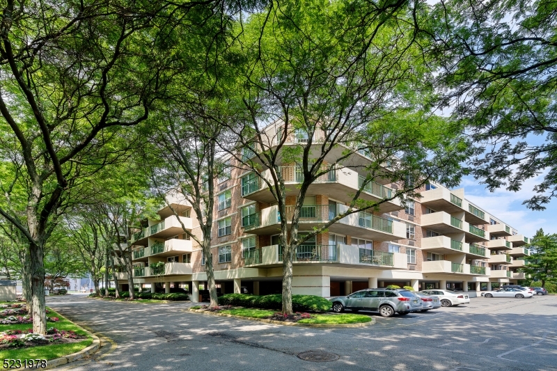 200 Grand Cove Way 5N 5N