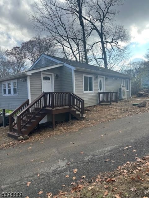 7 La Bo Ga Trl Byram Twp. NJ 07821