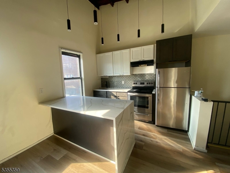 142 S Essex Ave 2