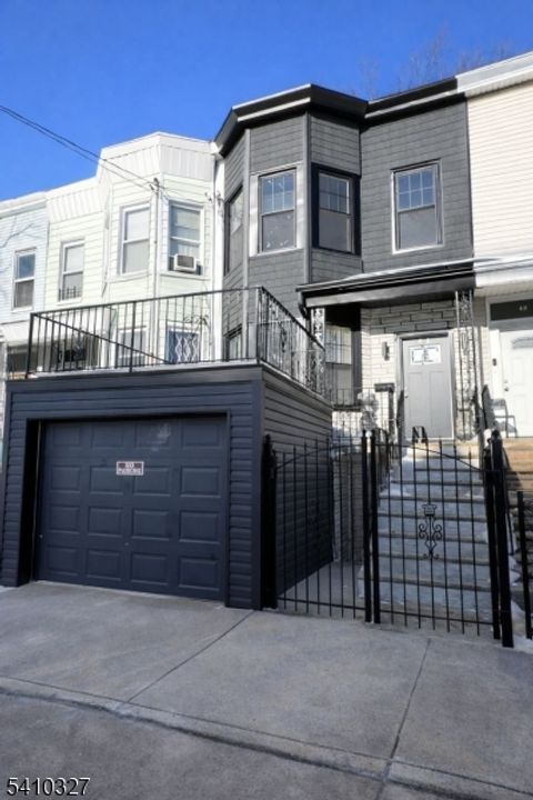 41 Arlington Ave Jersey City NJ 07305