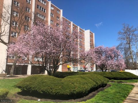 Photo of 39 E 39th St #412, Paterson, NJ 07514 (MLS # 3993953)